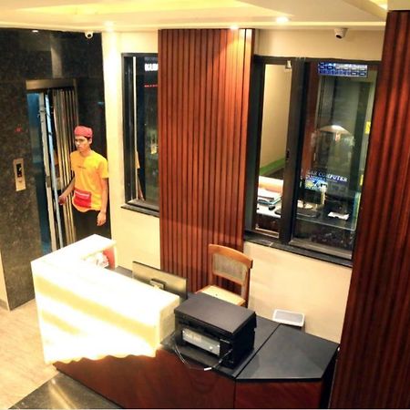 M Square Hotel Vellore Buitenkant foto