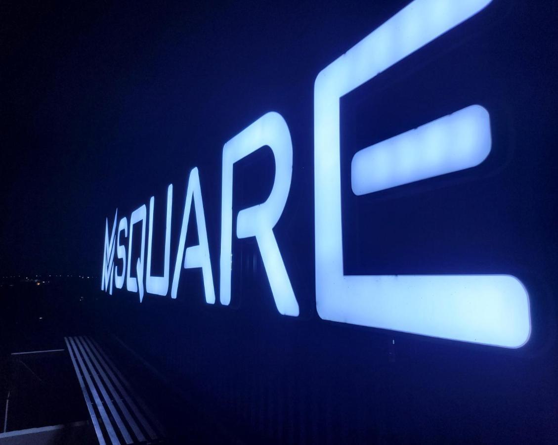 M Square Hotel Vellore Buitenkant foto